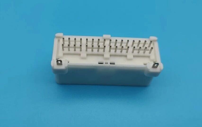 高压连接器塑件高温翘曲怎么办？0.005mm 型腔精度从浇口与冷却结构根治变形